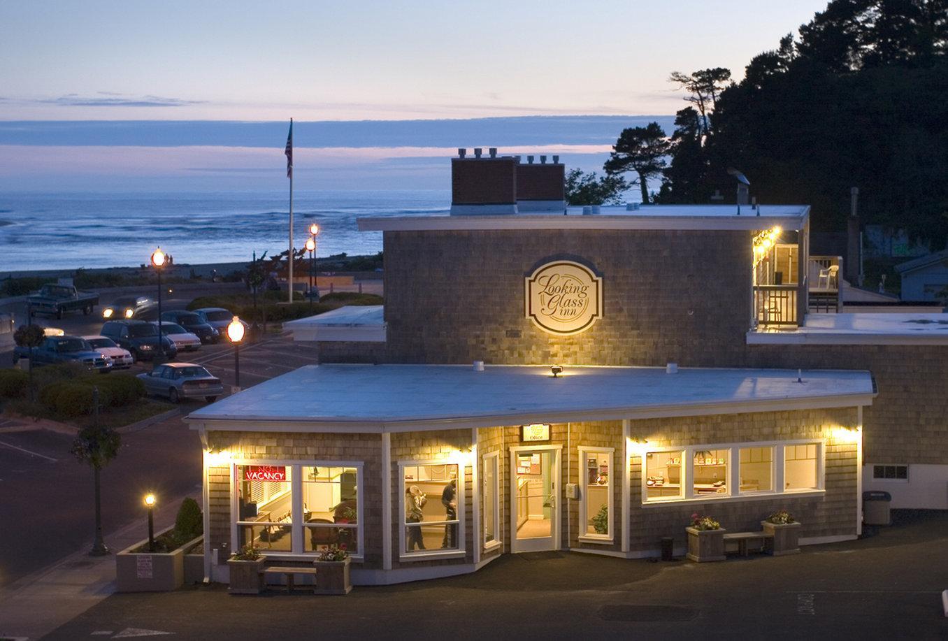 Looking Glass Inn Lincoln City Bagian luar foto