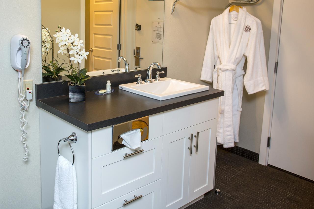 Looking Glass Inn Lincoln City Bagian luar foto