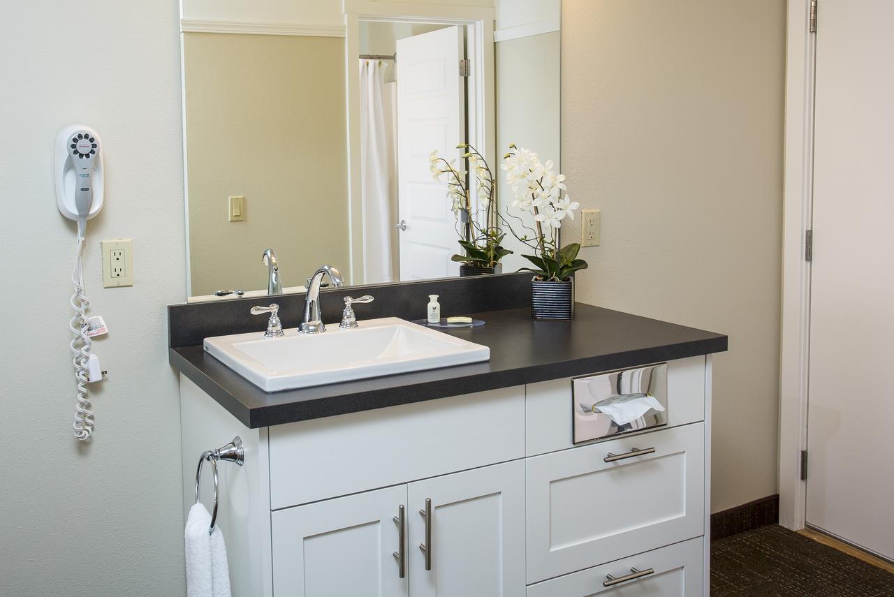 Looking Glass Inn Lincoln City Bagian luar foto
