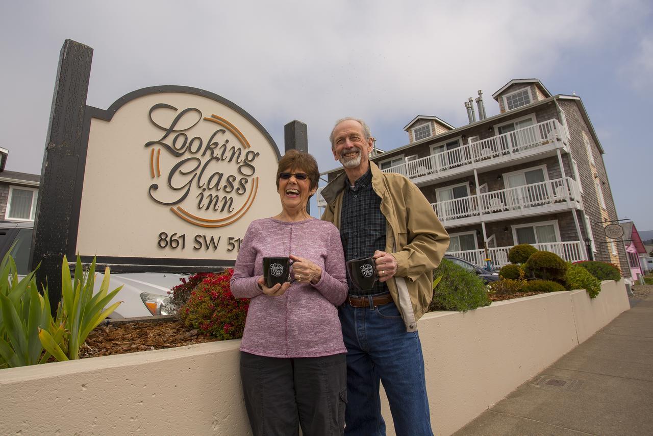 Looking Glass Inn Lincoln City Bagian luar foto