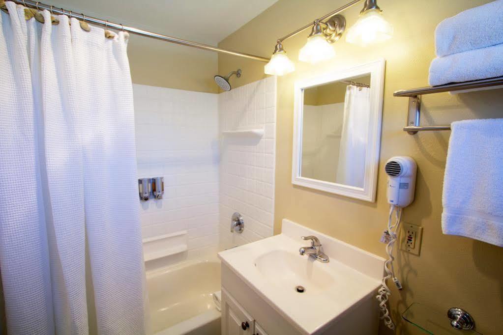 Looking Glass Inn Lincoln City Bagian luar foto